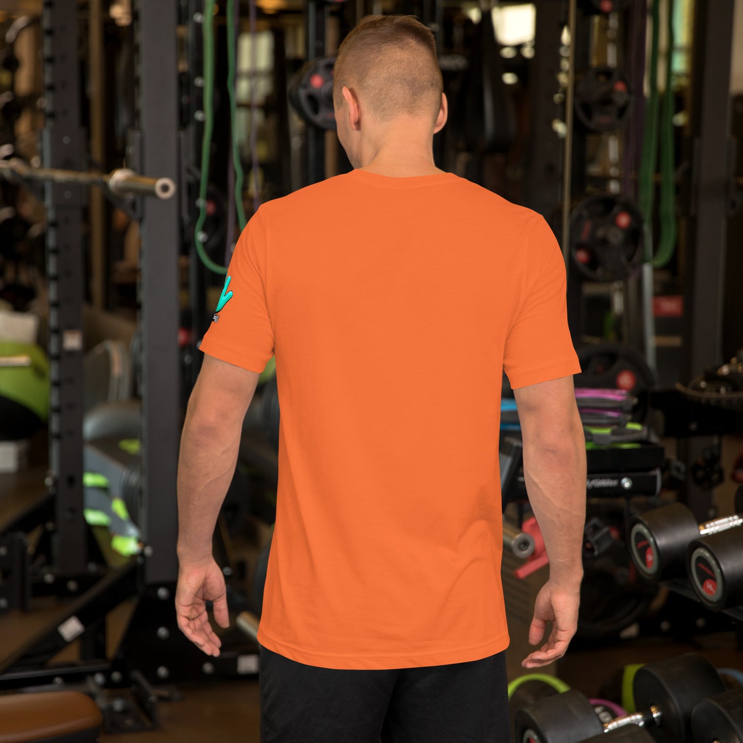 Vista trasera de la camiseta de baloncesto color naranja de Bofetadas Sports. Diseño liso sin estampado. Colección Marca.