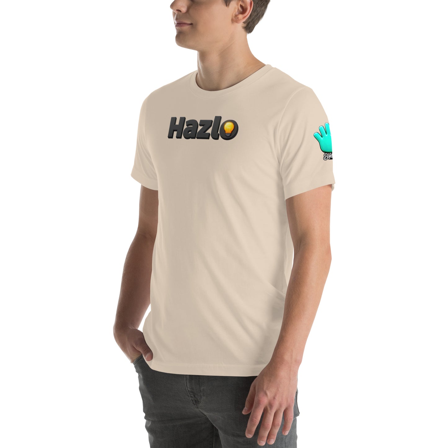 Camiseta beige de manga corta marca Bofetadas, colección 'Frases y Mensajes', la muestra un modelo en jeans con texto 'hazlo' y una bombilla entre las letras.