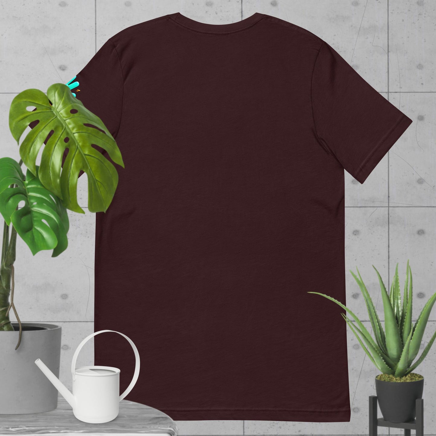 Vista trasera de la camiseta marrón de manga corta de la colección Clásicos de Club de Bofetadas. Diseño liso sin estampado.