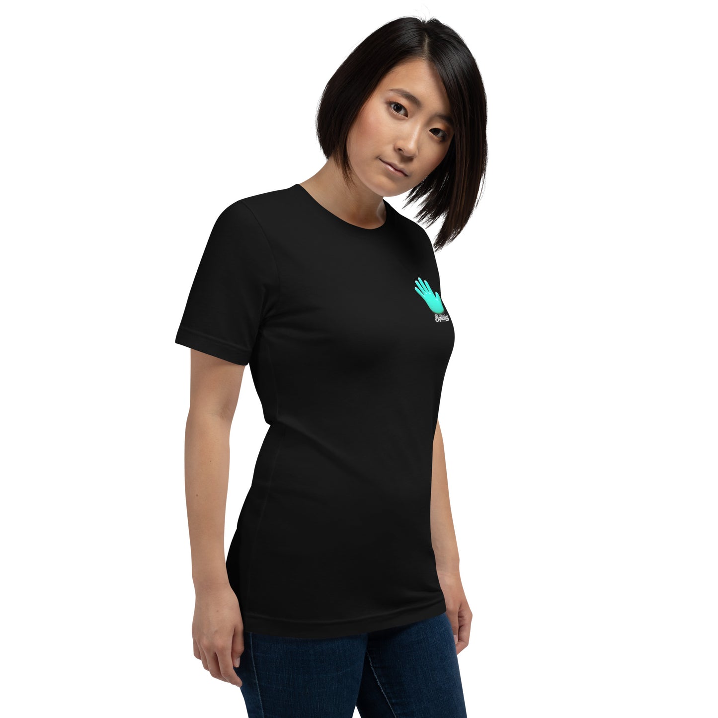 Modelo con jeans luce camiseta negra colección 'Gótica', vista delantera, con texto nuestro logo de la mano azul y el texto bofetadas.