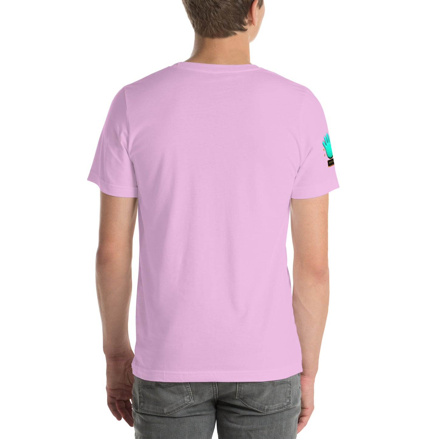 Modelo mostrando la vista trasera de camiseta rosa de manga corta, marca Bofetadas, colección 'Irreverentes', sin impresión.