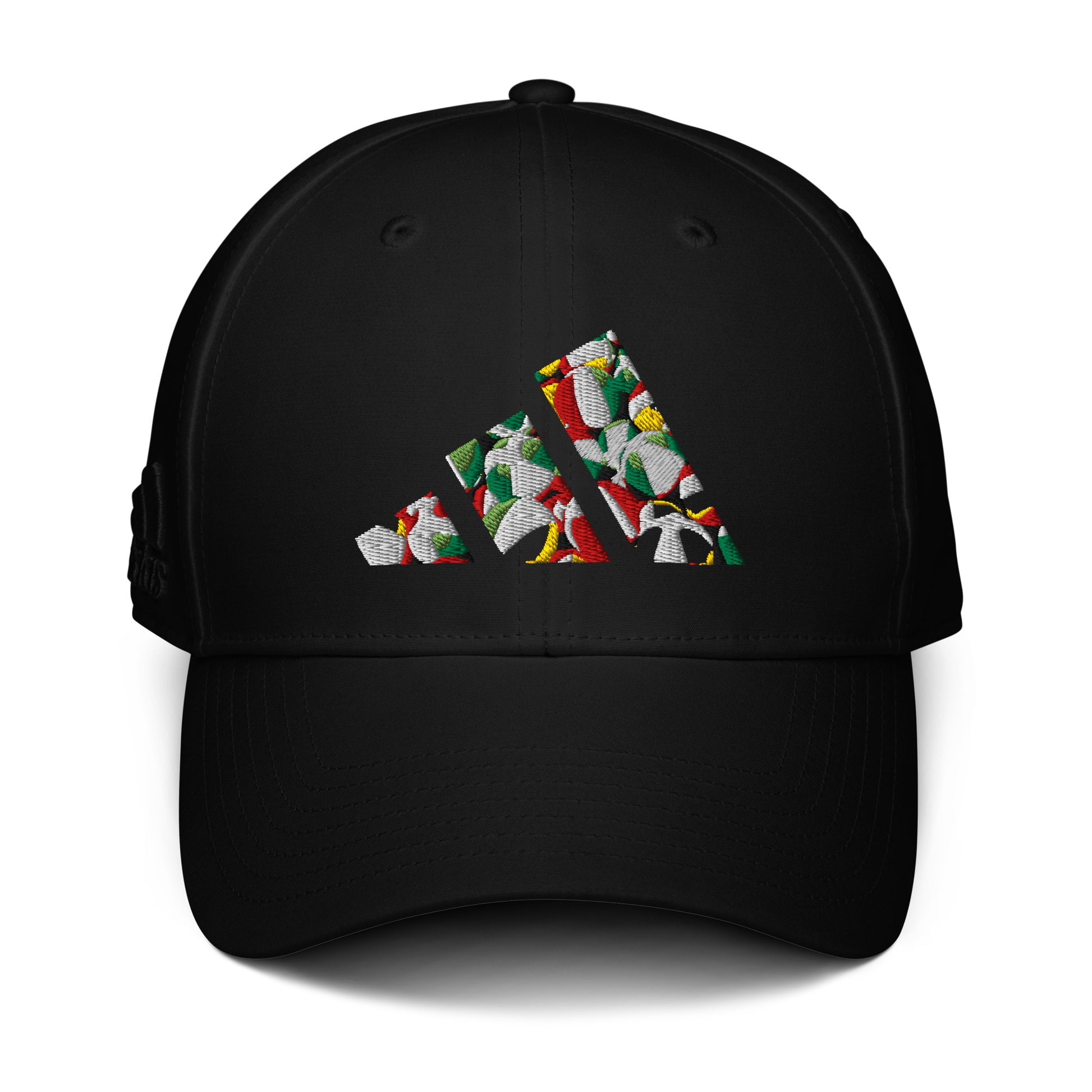 Gorra ajustable negra de la colección Adidas de Bofetadas, con bordado frontal de las tres bandas de Adidas llenas de balones de playa apilados.