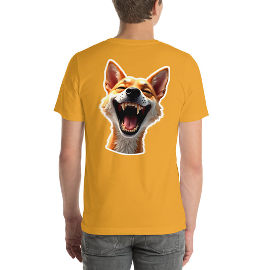 Modelo con jeans luciendo camiseta negra de manga corta marca Bofetadas, colección 'Animales', vista trasera, con retrato de perro antropomorfo riendo a carcajadas.