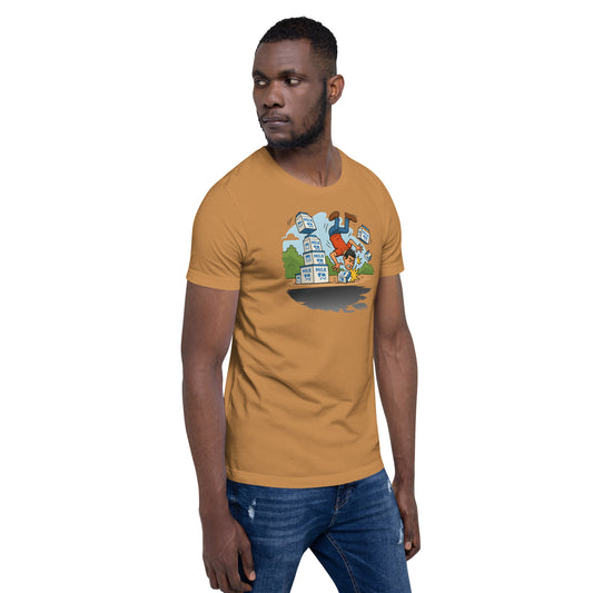 Modelo con vaqueros luciendo camiseta beige de manga corta marca Bofetadas, serie 'Retos Virales', vista frontal, con cómic de chico cayendo de envases de leche apilados.