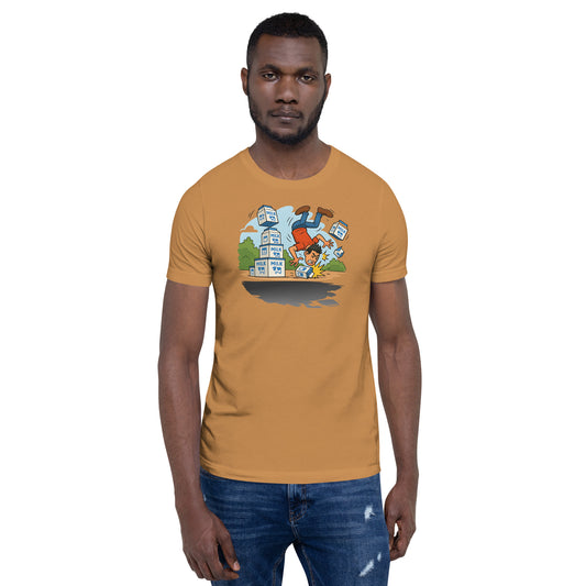 Modelo con vaqueros luciendo camiseta beige de manga corta marca Bofetadas, colección 'Retos Virales', vista frontal, con cómic de chico cayendo de envases de leche apilados.