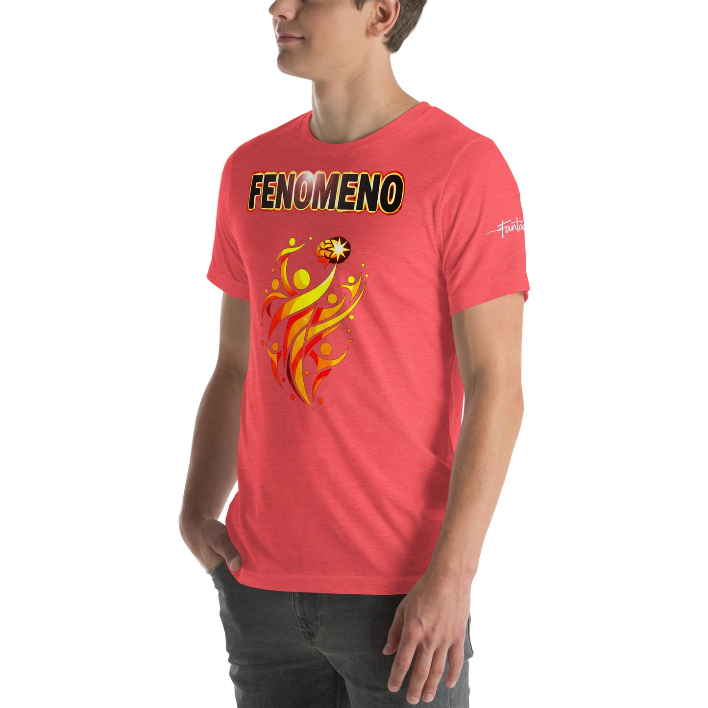 Modelo luciendo camiseta salmón de manga corta marca Bofetadas, colección 'Frases y Mensajes', con texto 'fenómeno' en negro con borde dorado y un emblema minimalista de unas figuras lineales de deportistas en color dorado. También se aprecia la palabra Fantástica en la manga izquierda.