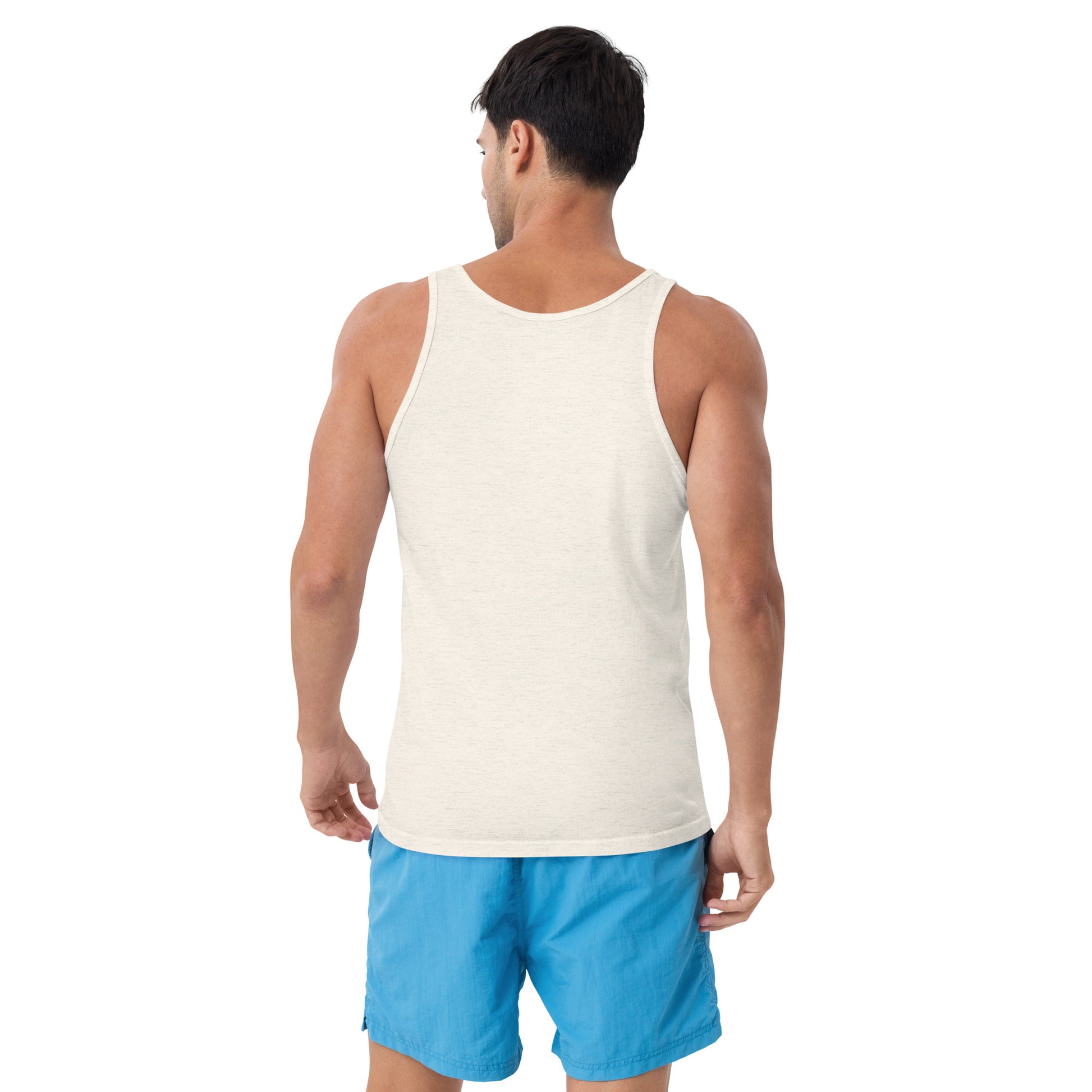 Modelo luciendo la vista trasera de camiseta de tirantes blanca para hombre marca Bofetadas, sin impresión.